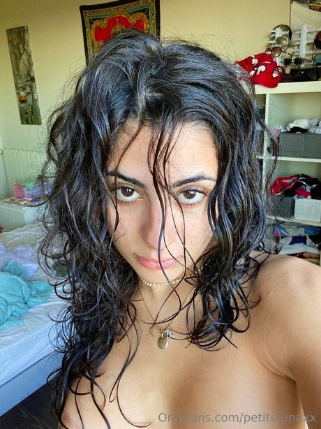 Petitelunaxx jolie star du porno photo