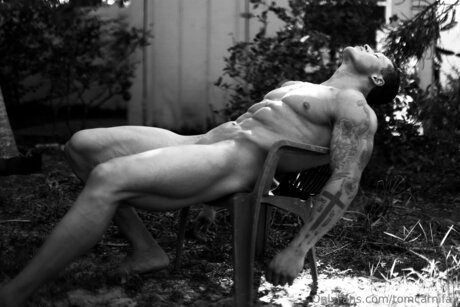 Tomtheb0mb star du sexe photos