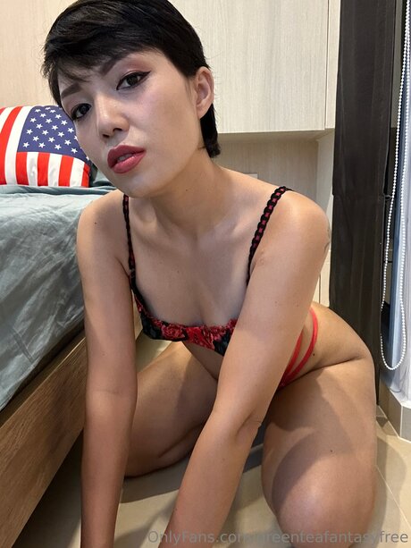 Greenteafantasyfree modèle nu archive