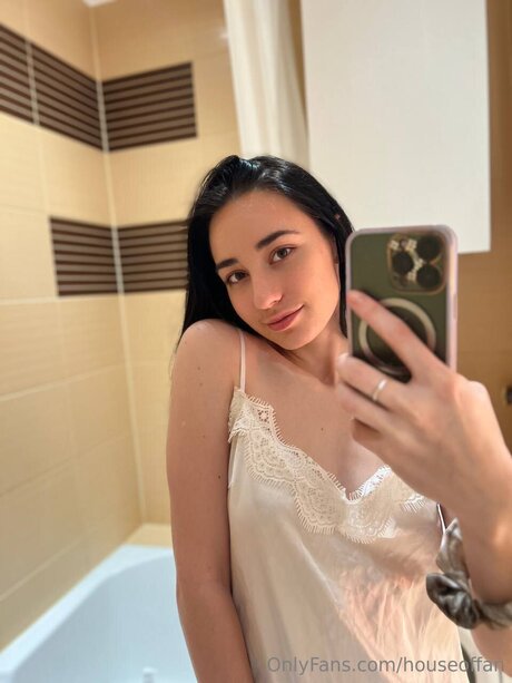 Houseoffan top star galeries