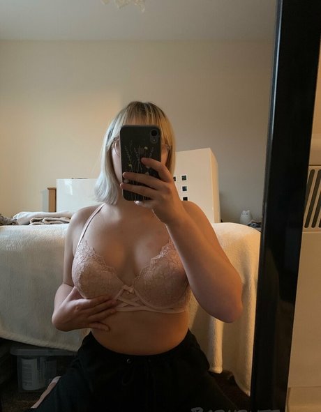lesbiennes aux gros seins onlyfans érotique gratuit img