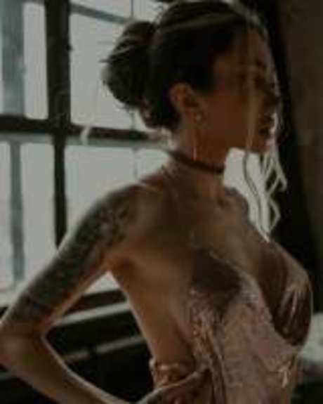 fans asiatiques potelés uniquement beau nu images