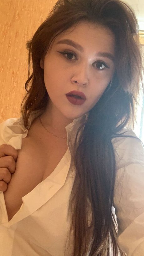 Devo4ka Askorbinka étoile nue des photos