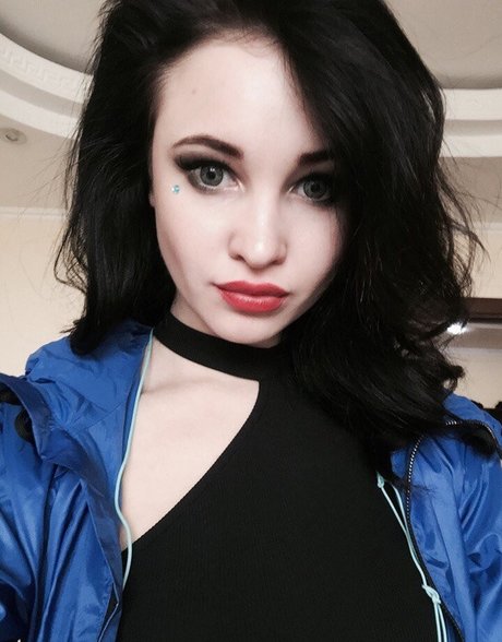 Ganja Babe mannequin photos