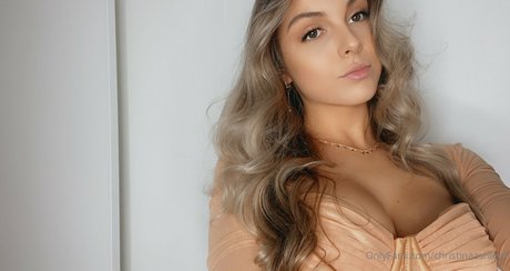 Christina Allen star du porno exclusive photos