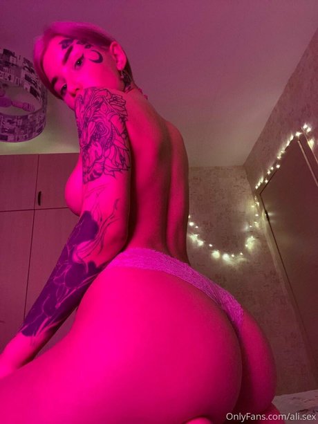 Alice X modèle joli images