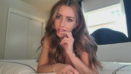 Lexi Belle haut de star du porno archive