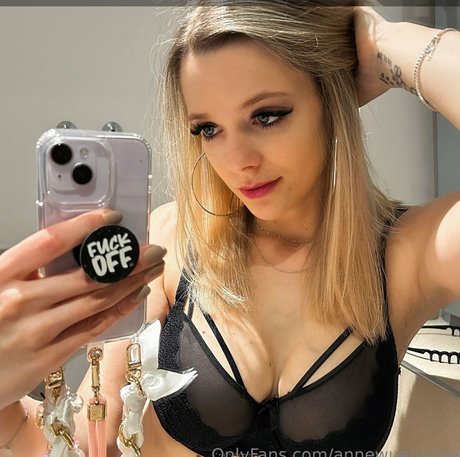 Anne Wuensche étoile exclusive image