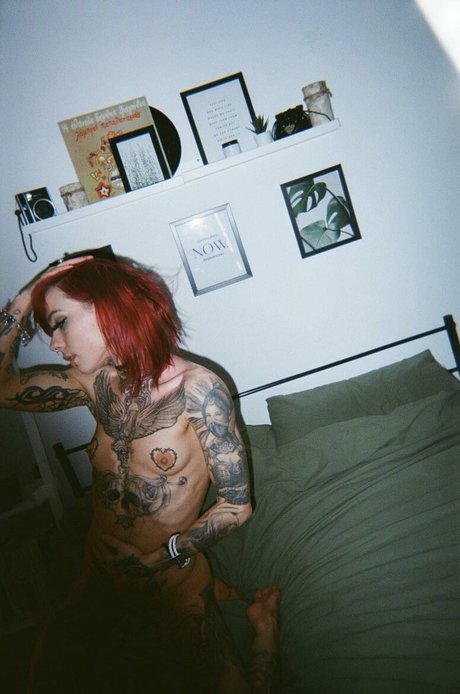 Luna Extreme_ nus de stars du porno image