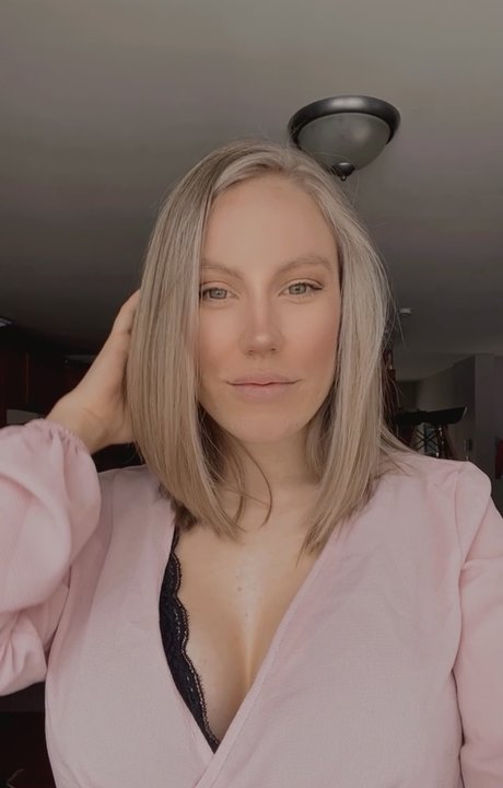 Natasha Lavoie haut de star du porno image