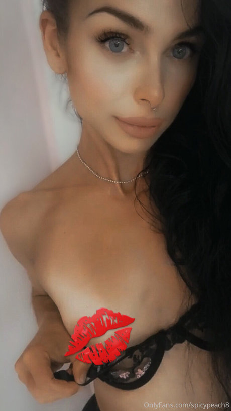 RachelLaurenGray star exclusive image