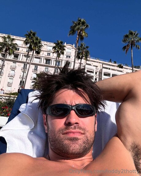 Toddy2thotty star du porno gratuit archive