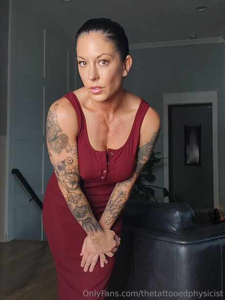 Thetattooedphysicist belle étoile image