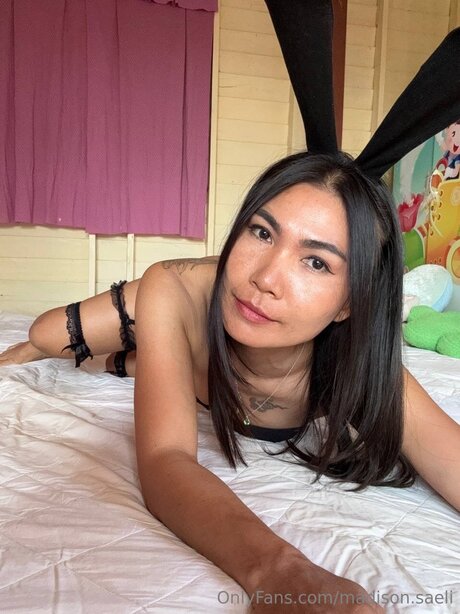 Madison Saeli étoile chaude galeries