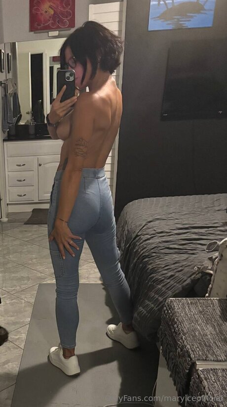Maryiceofficial modèle xxx des photos