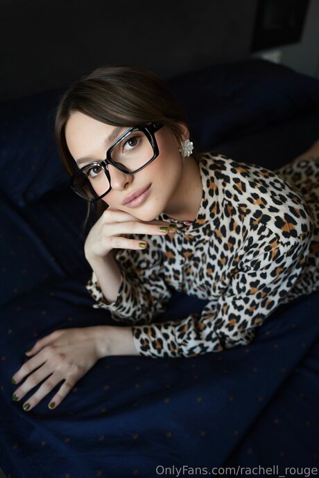 Rachell Rouge star du porno chaude img