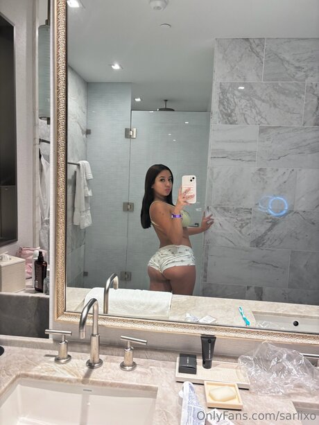 Sariahxoxo modèle artistique des photos