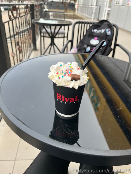 Catinhat7 actrice parfaite img