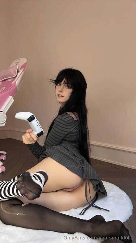 Yoursmalldoll1 star du porno gratuite des photos