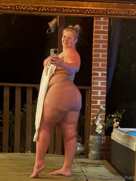 Sheslillyhart nus de stars du porno images