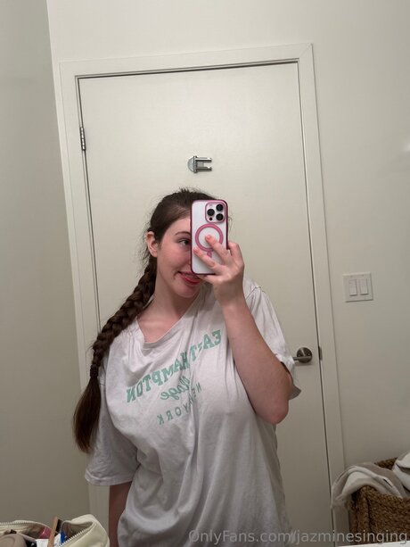 Jazminesinging actrice adulte photo