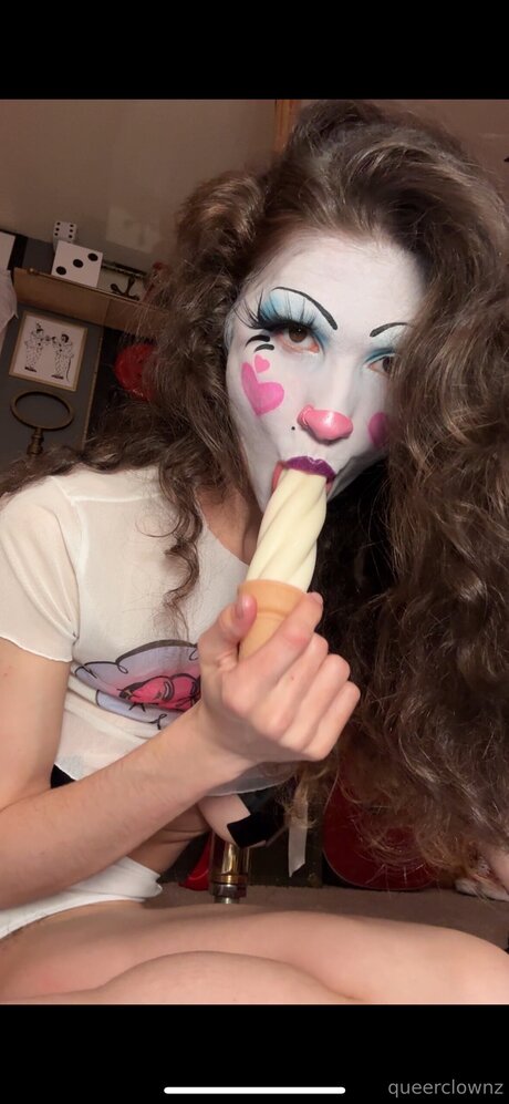 Queerclownzfree star du porno chaud image