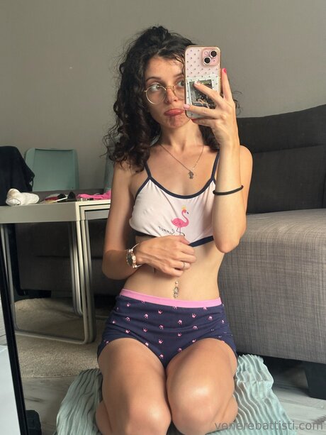 Venere Battisti star érotique collection