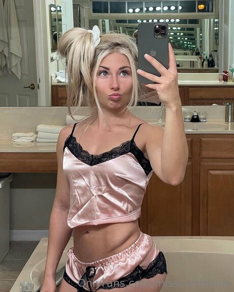 Misscarriejune modèle photo