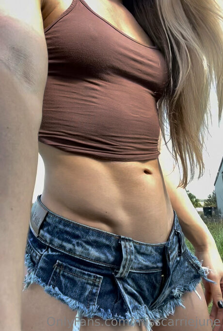 Misscarriejune actrice libre photo