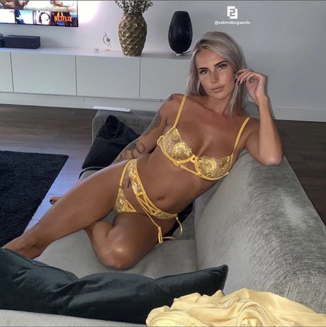 Sebine Bogaards star du porno érotique galerie