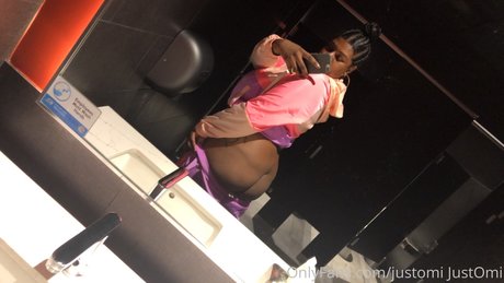 _Omi Stark étoile nue collection