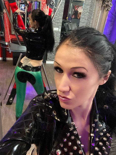 Melideluxe_ star du porno chaude images