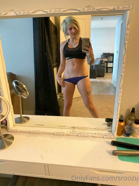 SuteRoozu modèle xxx photos