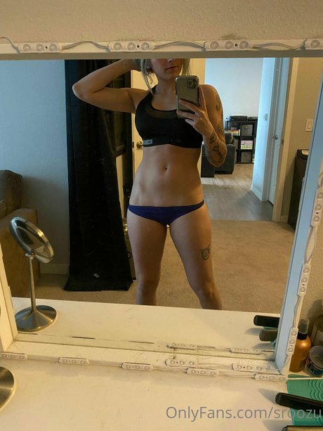 SuteRoozu haut de star du porno des photos