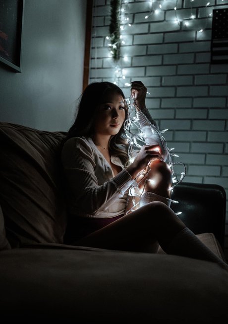 _Lizzie Vang modèle joli archive