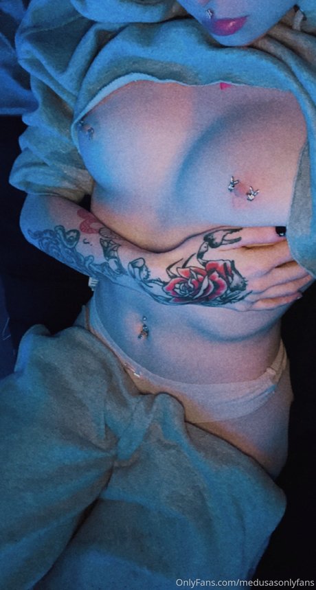 Medusas star du porno en haute qualité photo