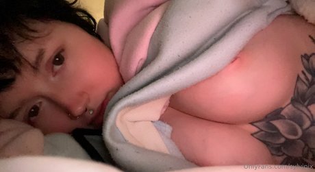 Sylvipix Young Goth Milf actrice de grande qualité photo