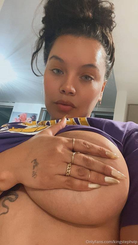 King Steph étoile nue galeries