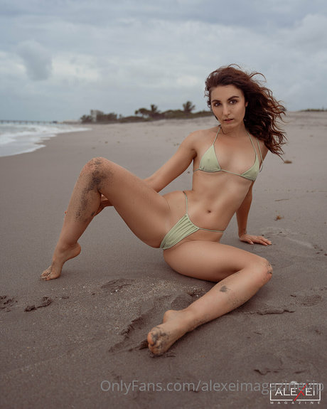 cosplay chatte onlyfans nu en haute qualité des photos