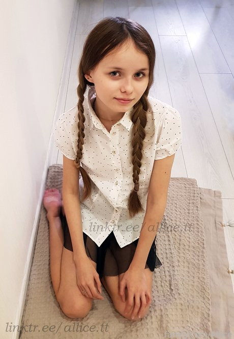 Alisaya_ star du porno adulte images