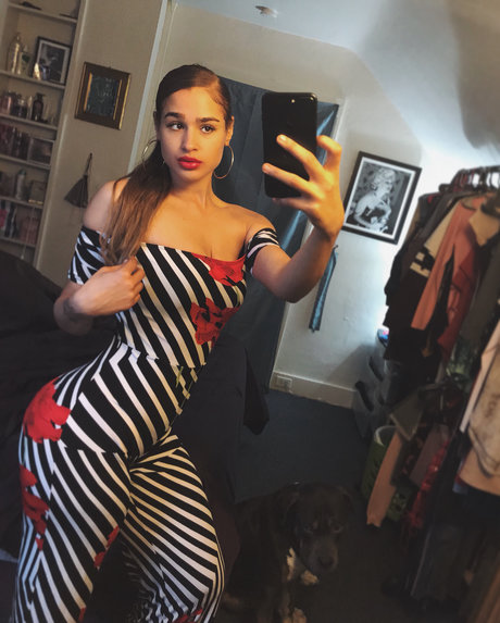 Janae Girard_ star du porno adulte des photos