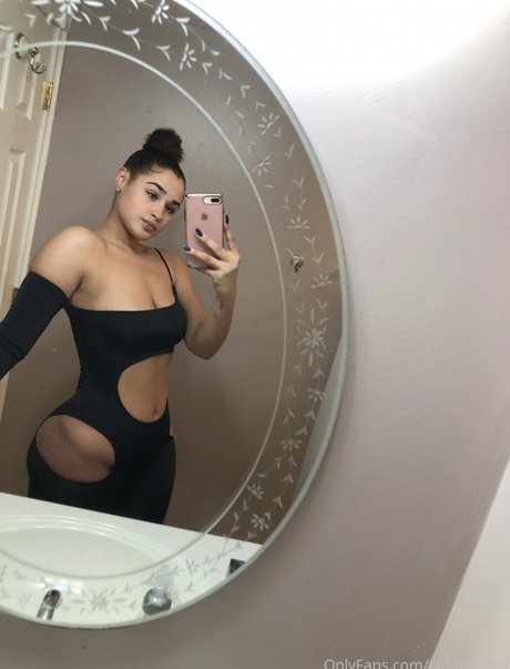 Janae Girard_ étoile xxx image