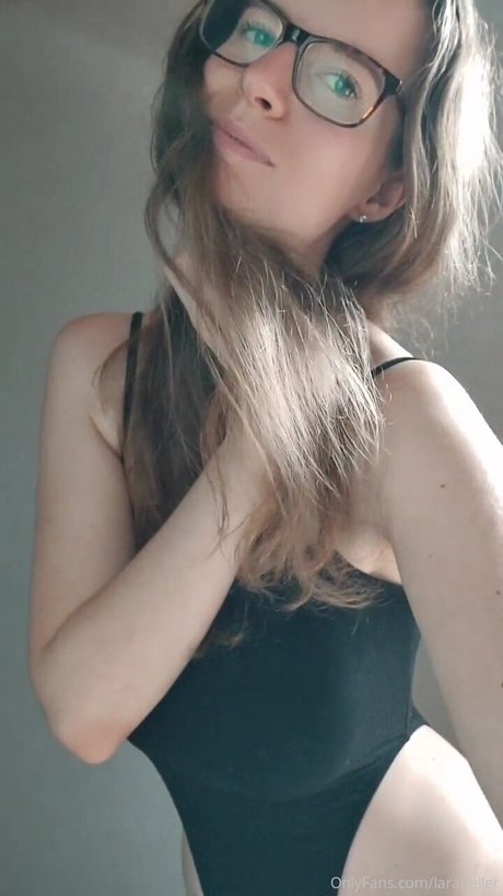 Laraheller modèle artistique photos