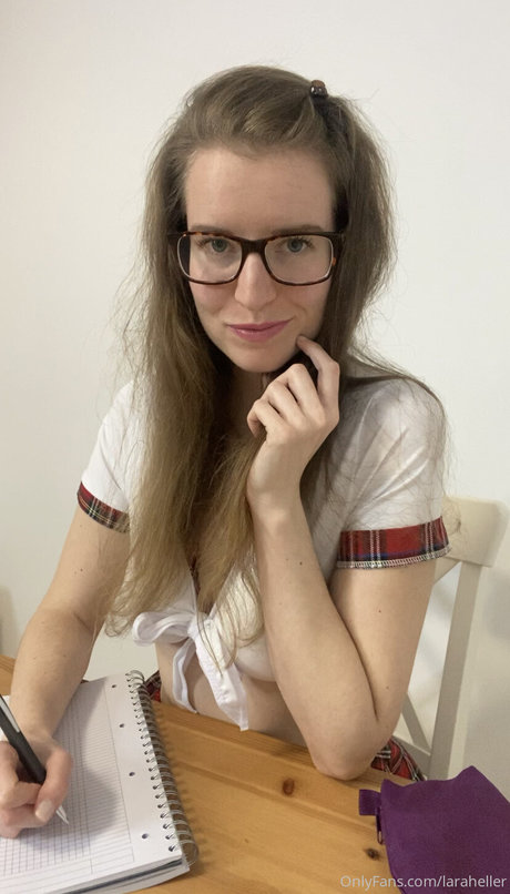 Laraheller nus star du porno galerie