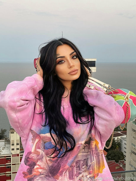 Ana Buhr Buldrini_ modèle artistique archive