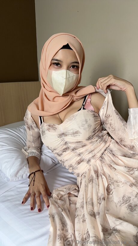 Sofiya Nur beau modèle photos