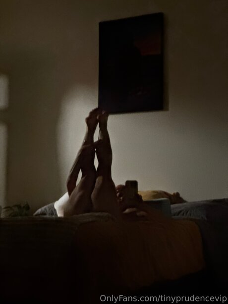 Tinyprudencevip nus étoiles des photos