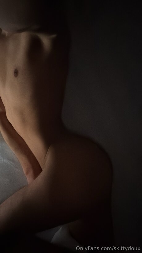 Skittydoux modèle de sexe photo