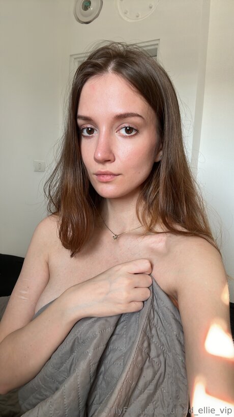 Cursed Ellie Vip star du porno sexy galerie