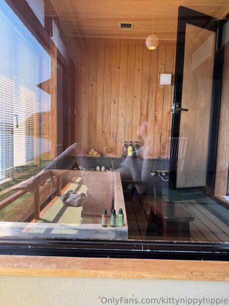 Kittynippyhippie modèle nu galerie